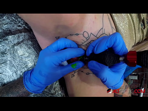 ❤️ Sully Savage-k izugarri tatuatu zuen klitorian tatuaje bat egin zuen ❤️❌ Porno %eu.xxxbunker.ruan ❤
